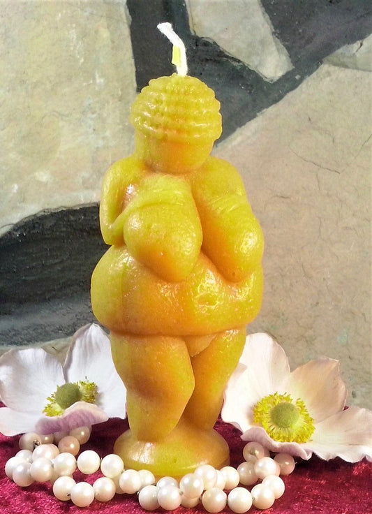 Kerze Venus von Willendorf, Bienenwachs 4,5x10cm - Berliner Spezialitäten