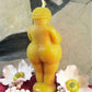 Kerze Venus von Willendorf, Bienenwachs 4,5x10cm - Berliner Spezialitäten