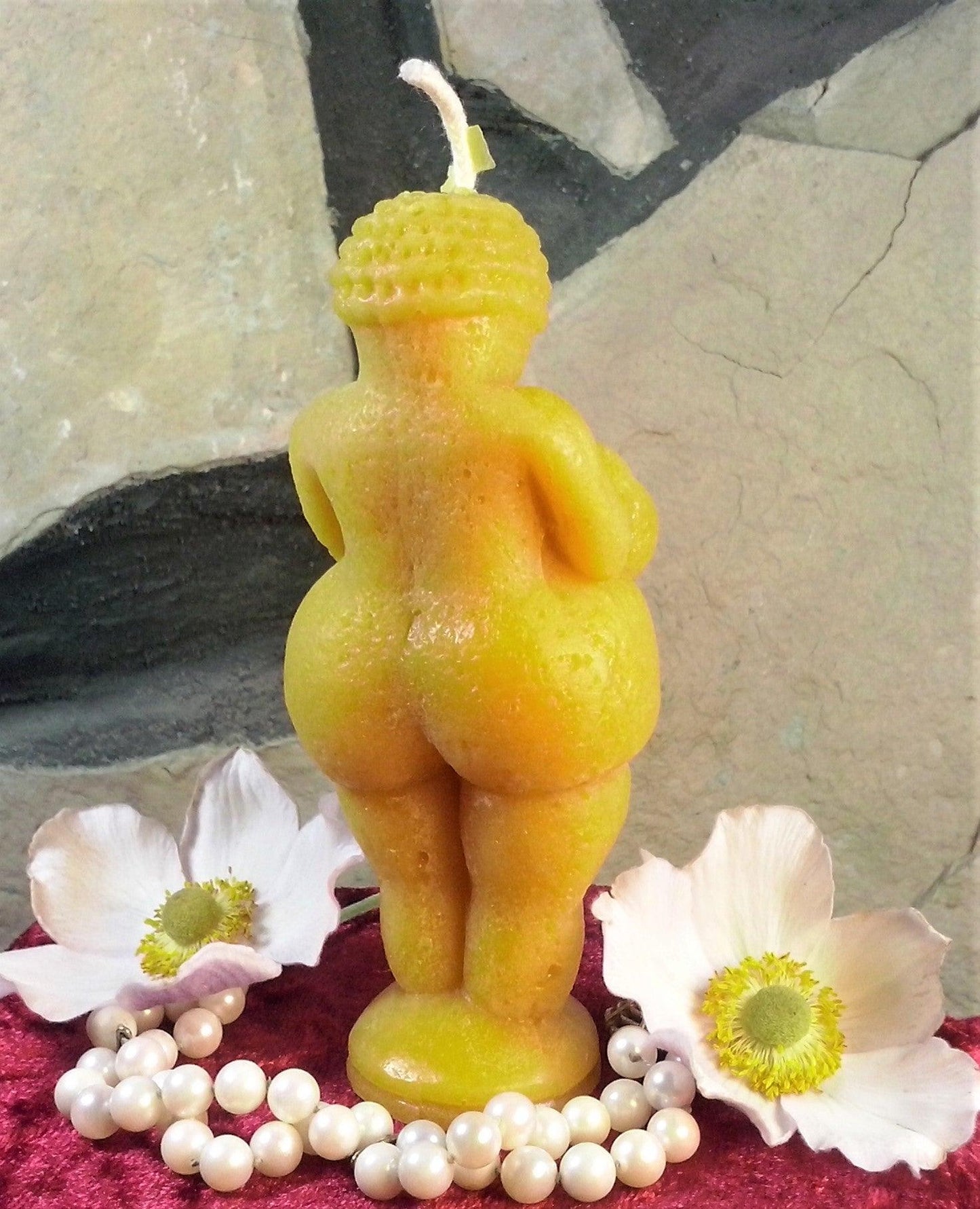 Kerze Venus von Willendorf, Bienenwachs 4,5x10cm - Berliner Spezialitäten