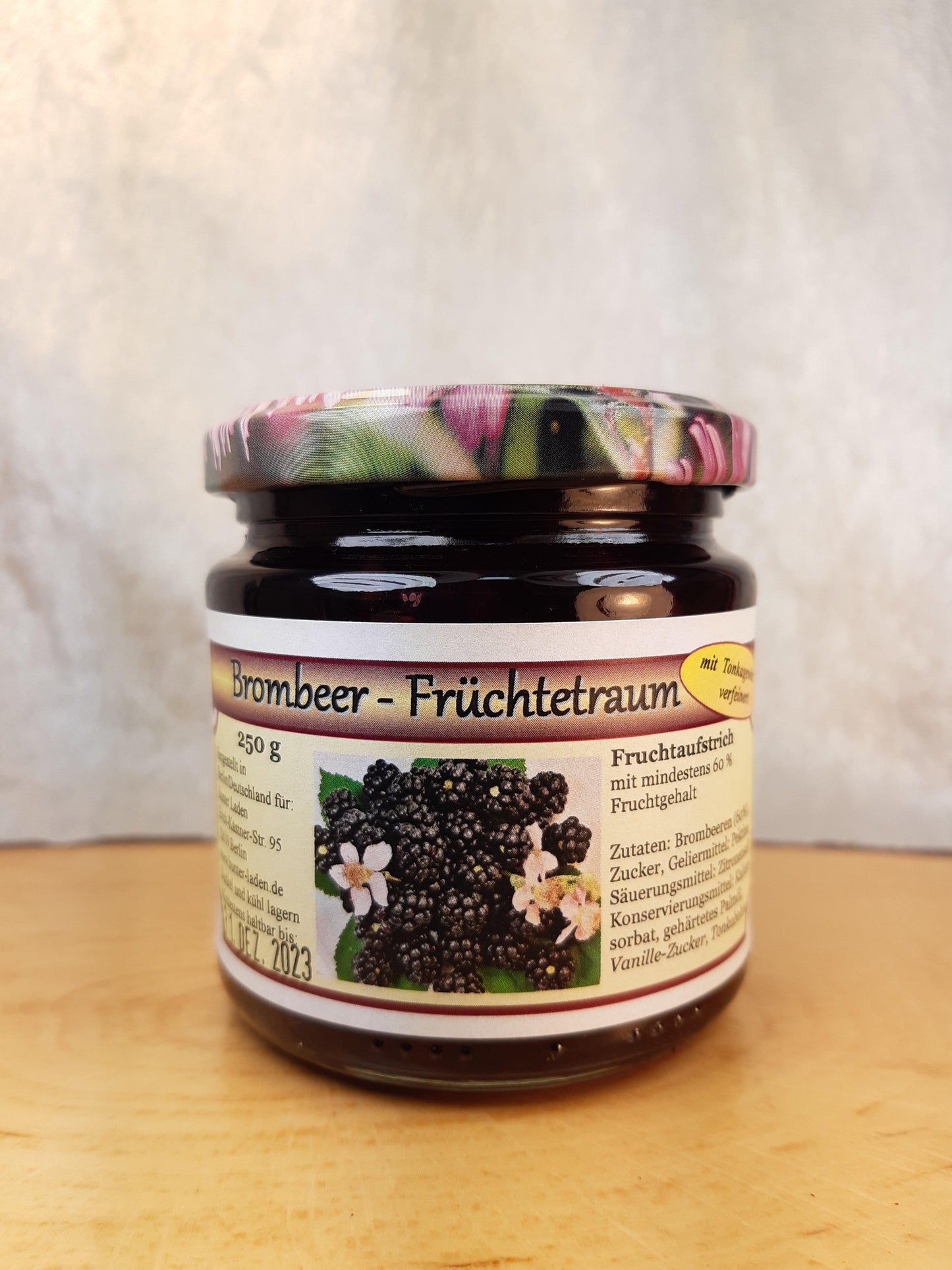 Brombeer-Fruchtaufstrich, Berliner Spezialität m Tonkabohne, 210g netto - Berliner Spezialitäten